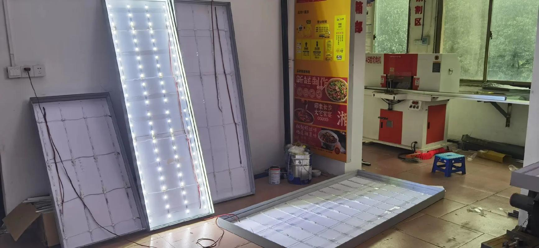 郴州專業燈箱廣告牌制作工廠，打造高品質軟膜燈箱與門頭招牌